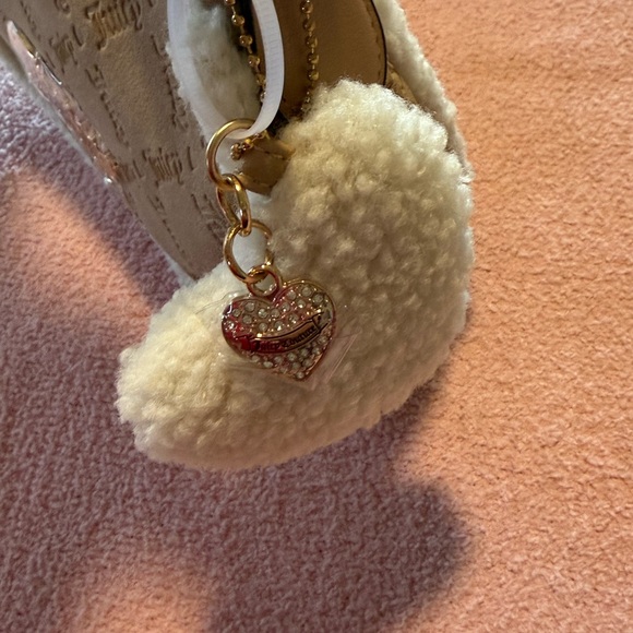 JUICY COUTURE ICE QUEEN SHOULDER BAG PECAN SHEARING Perfect For Winter Outfits - Picture 9 of 15